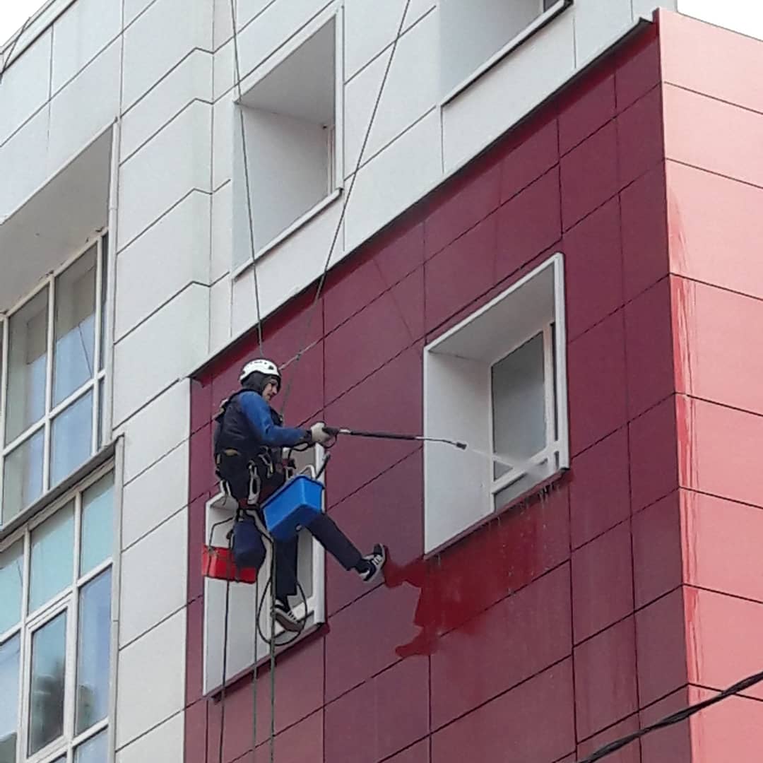 Мытьё фасадов в БЦ Симонов Плаза Мытьё фасадов в БЦ Симонов Плаза